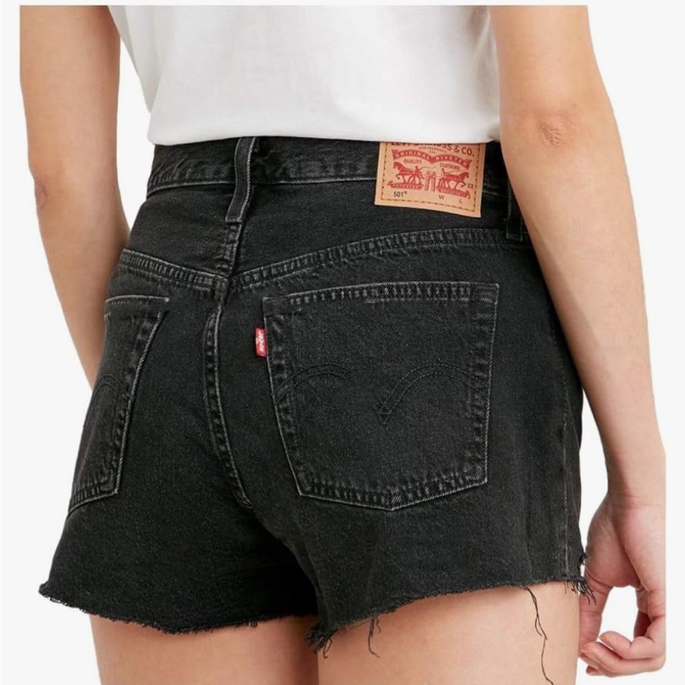 Levi’s 501 Original Shorts in Lunar Black with button fly in sixe 24